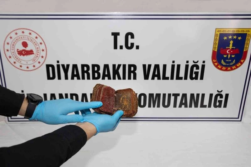 İbranice el yazması kitabı 300 bin TL’ye satarken yakalandılar
