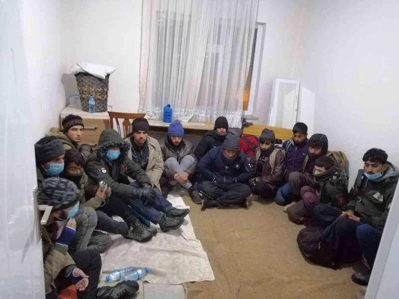 Bir eve 55 kişi sığar mı? Van