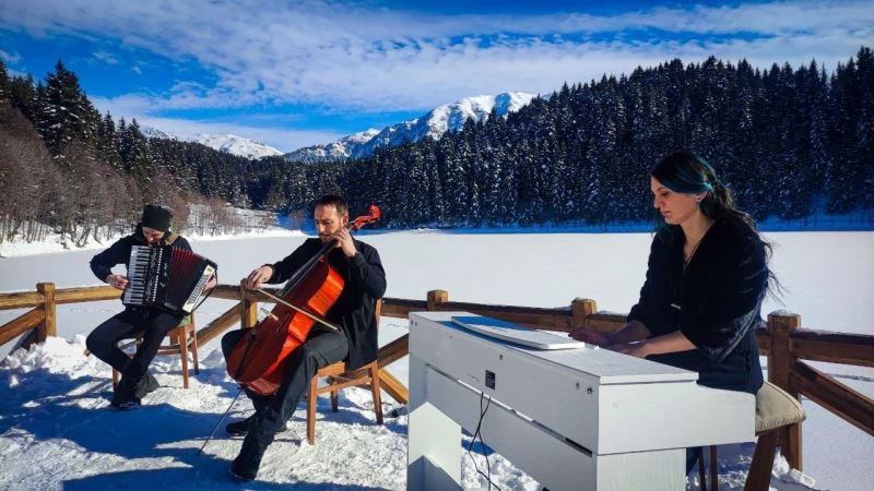 Şavşat Karagöl’de sanat doğayla buluştu
