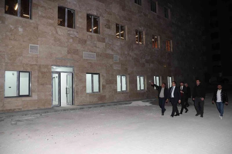 Canpolat bitme aşamasına gelen projeleri inceledi
