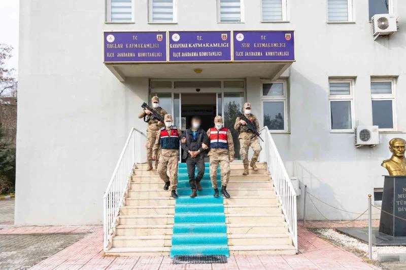 Diyarbakır’da JASAT, 12 yıldır aranan hükümlüyü yakaladı
