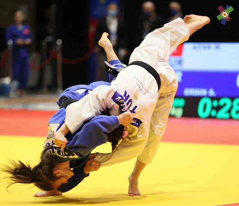 Kağıtsporlu judocular madalyalarla döndü
