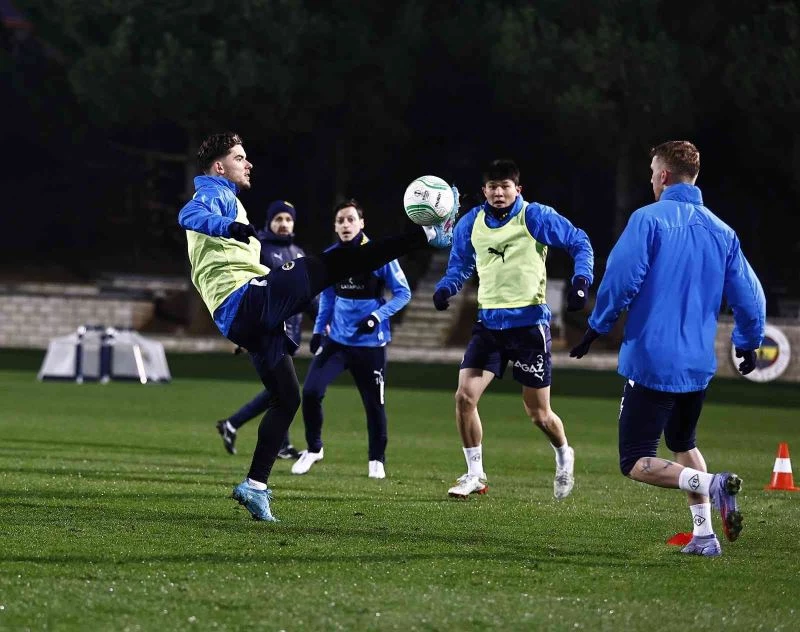 Fenerbahçe, Slavia Prag maçı hazırlıklarını devam ettirdi