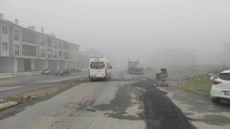Vatandaşlar güne sisle uyandı, görüş mesafesi 50 metreye kadar düştü
