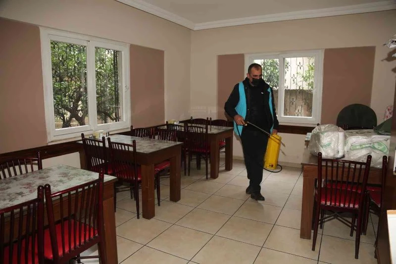 Toroslar’da temizlik ve dezenfeksiyon çalışması sürüyor
