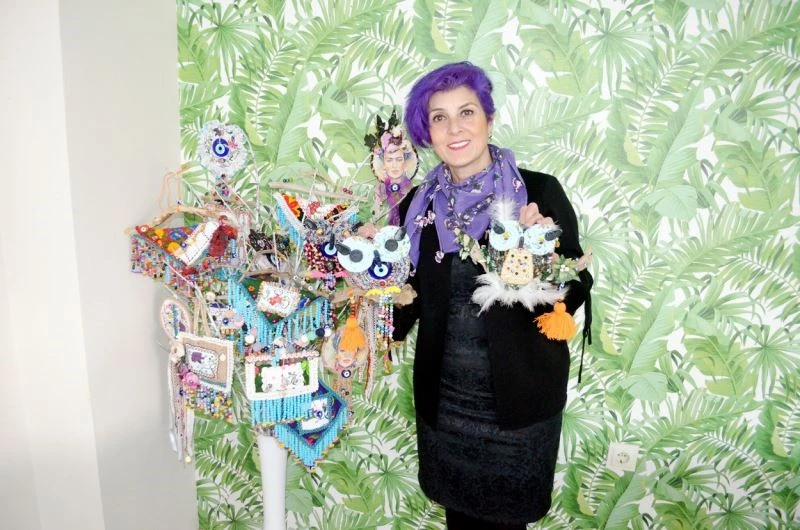 Sahilden topladığı odunları sanat eserine dönüştürüyor
