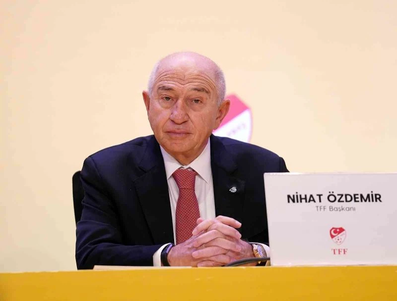 Nihat Özdemir: 