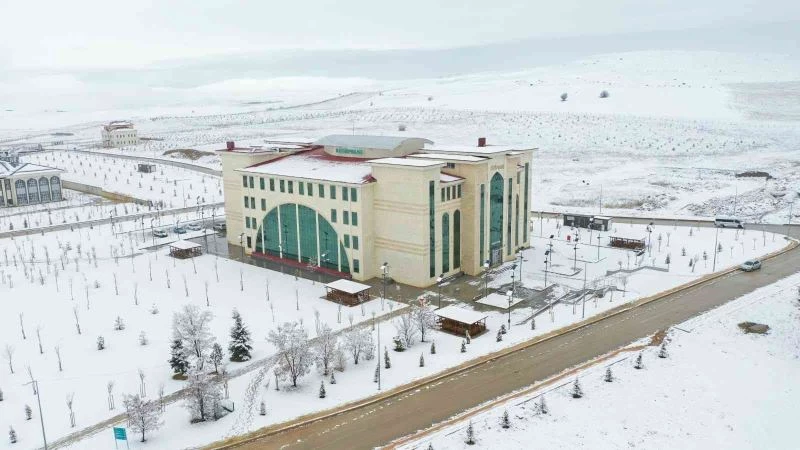 Bayburt Üniversitesi lisansüstü programlarına yoğun ilgi
