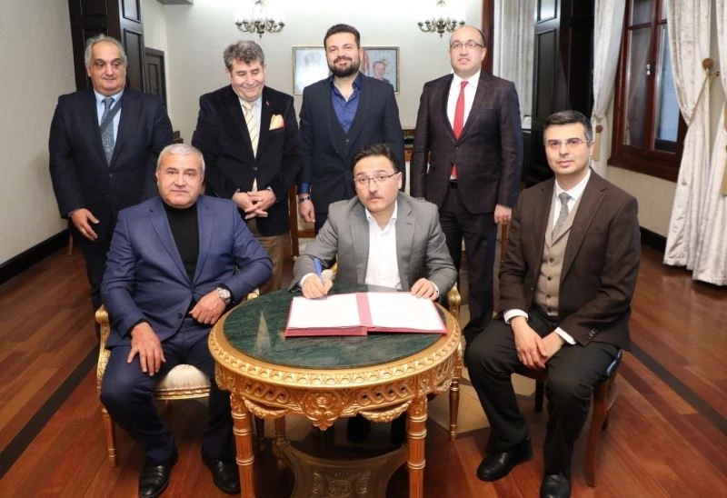 Hayırsever iş adamı Sandıklı’ya Aile Sağlı Merkezi yaptıracak
