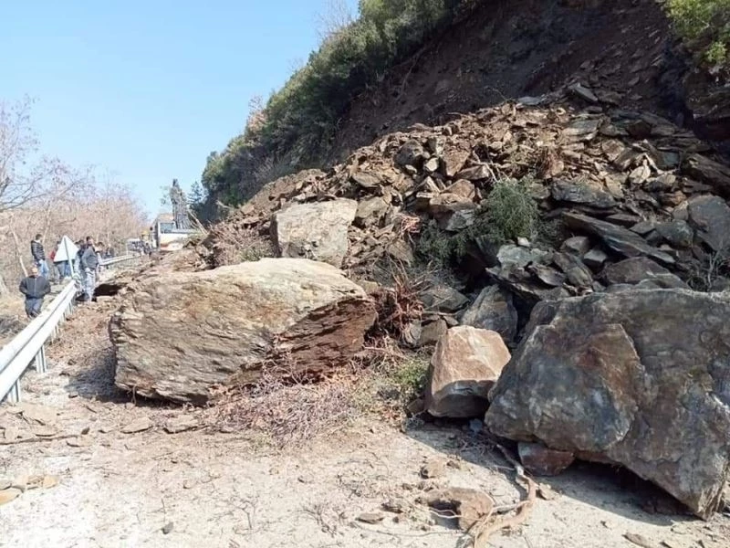 Denizli - Babadağ yolunda heyelan
