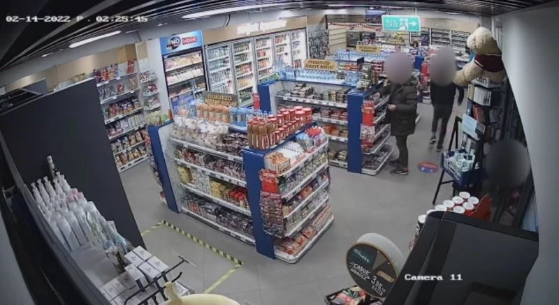 Akaryakıt istasyonundaki hırsızlık kamerada
