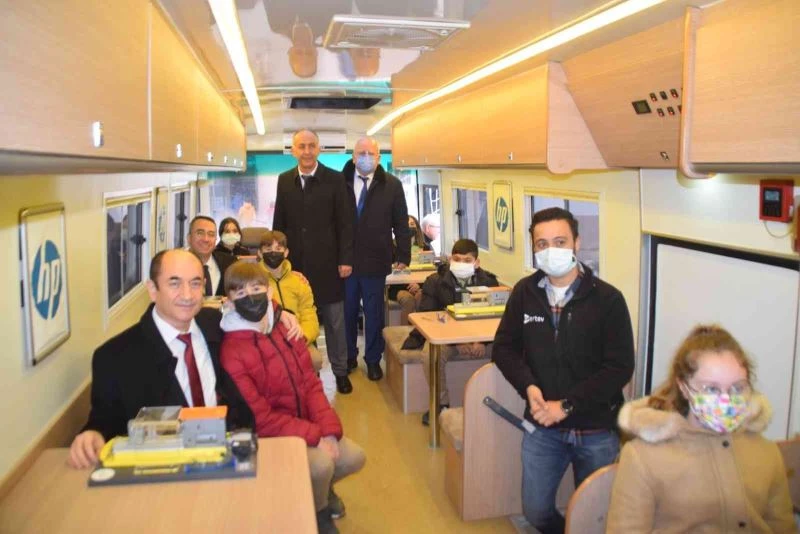 ’Hayal et, tasarla ve üret’
