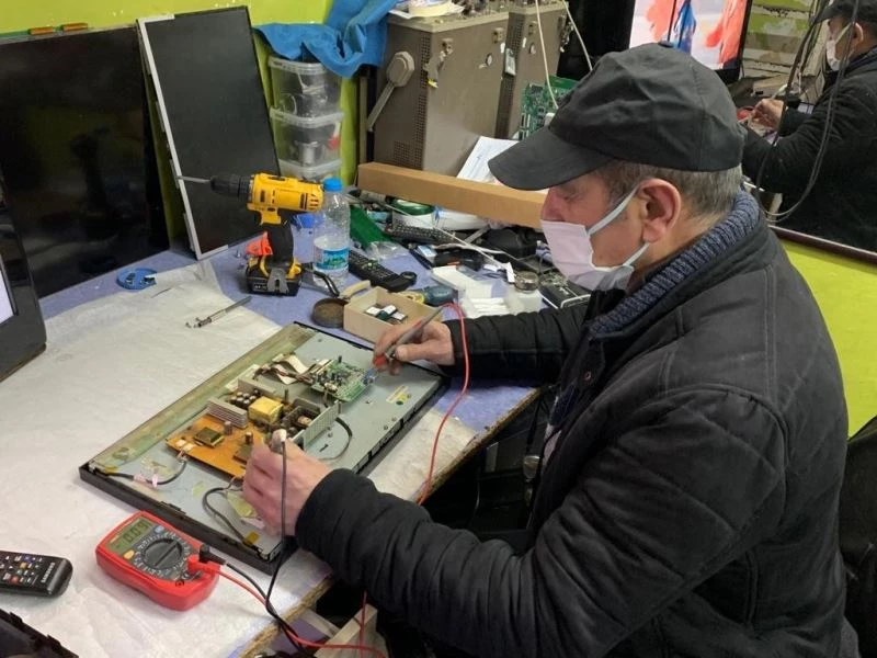 Çok uzun süre açık kalan televizyon yüklü masraf çıkarabilir
