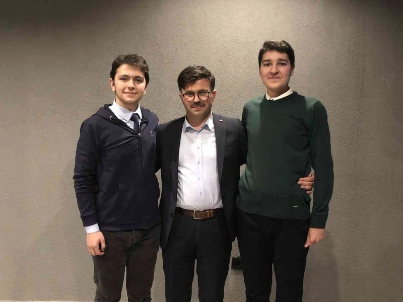 Liseli gençler projelerini, fikirlerini anlattı
