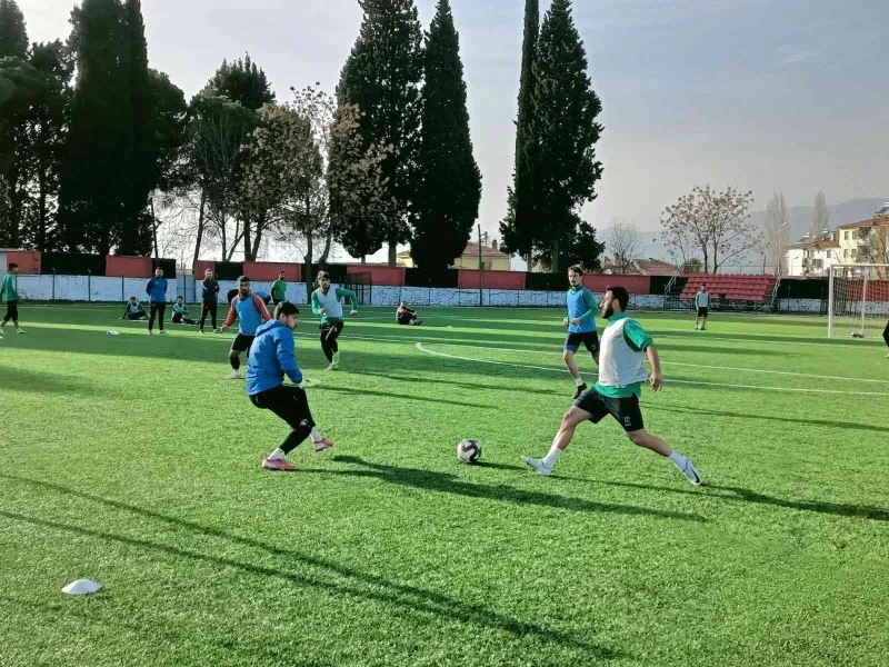 Sarayköyspor galibiyet serisi istiyor

