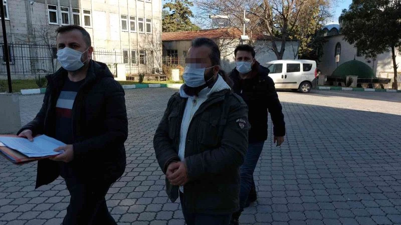 Karısının boğazına bıçak dayayıp boynundaki altını alan koca gözaltına alındı
