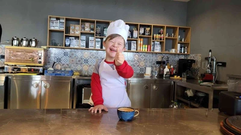 Çocuklar mutfakta maharetlerini sergiledi
