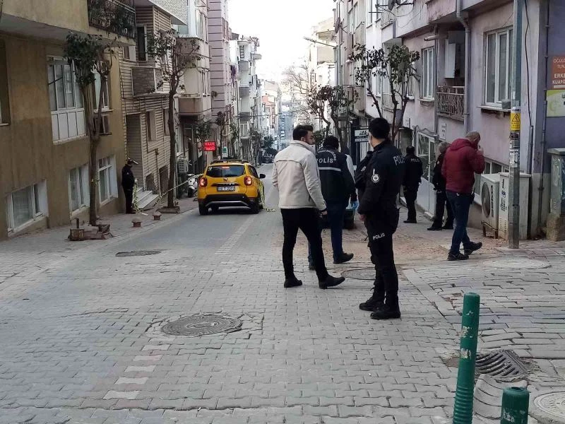 Boşanma aşamasında olduğu karısını sokak ortasında vurdu
