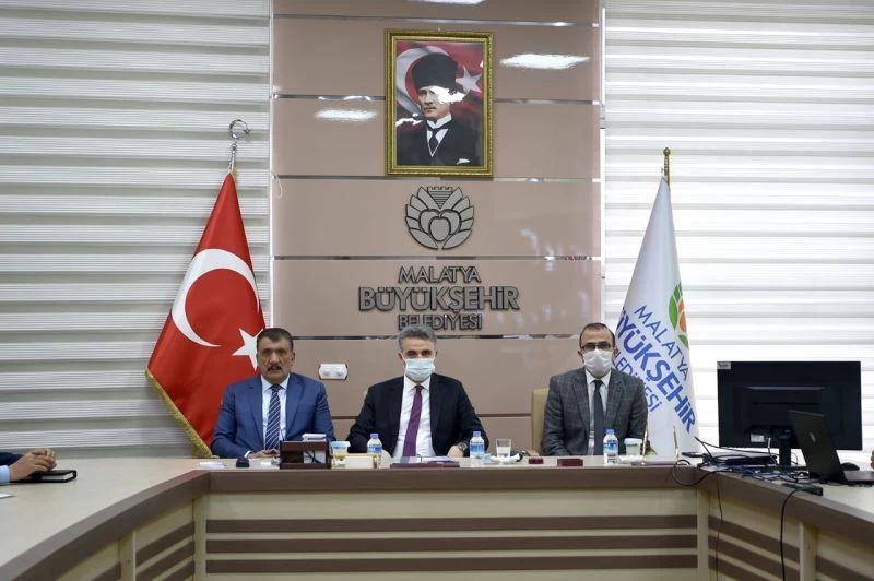 Türkiye’nin en büyük iç mekanına sahip millet kütüphanesinin sunumu yapıldı
