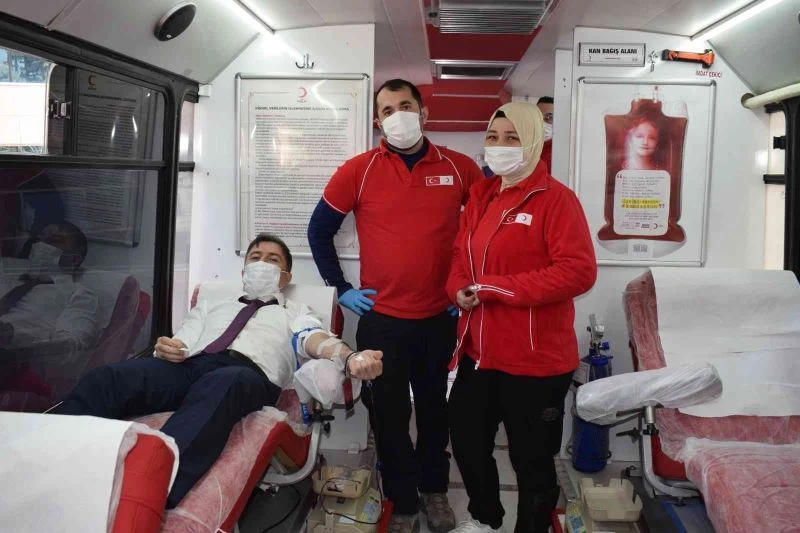 “İyi ki varsın kan dostum” kampanyasına Adliye personelinden destek
