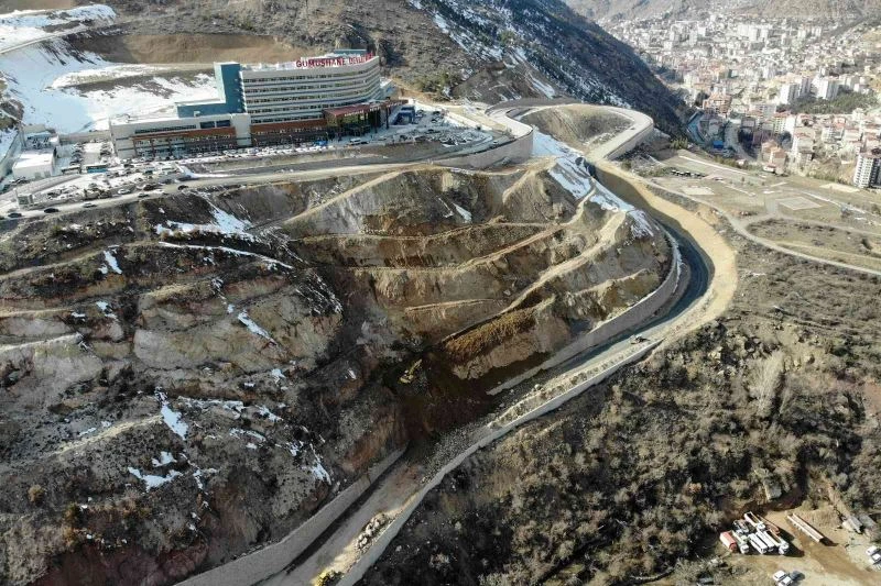 Yeni Gümüşhane Devlet Hastanesi yoluna neşter vuruldu
