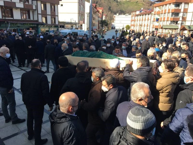 Rizeli iş adamı Ahmet Erdoğan memleketi Güneysu’da son yolculuğuna uğurlandı
