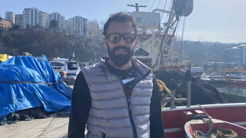 Denizden istavrit fışkırdı, 500 kasa balıkla kıyaya döndüler
