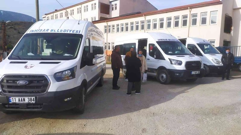 İnhisar Belediyesi öğrencilerin gezisi için araç tahsis etti
