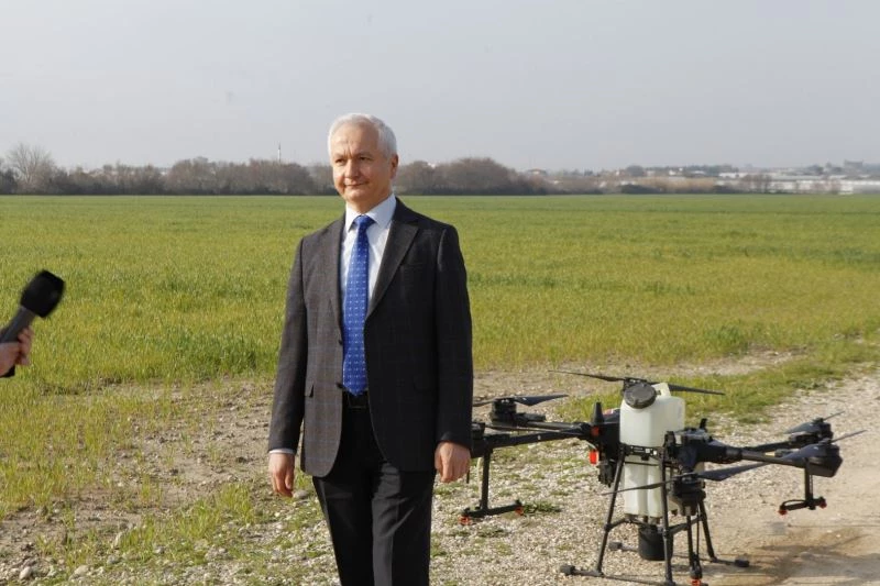 Dronlar bu defa yabancı otlarla mücadele için havalandı
