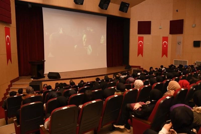 “Kesişme: İyi ki varsın Eren” filmi üniversitede gösterildi
