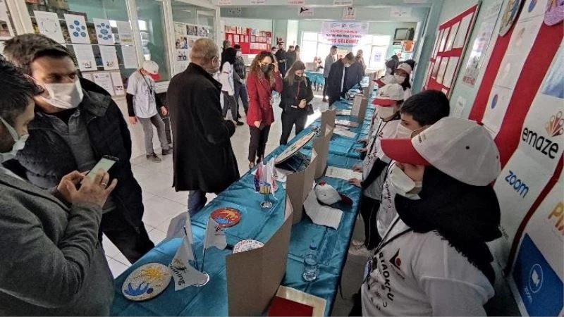 Gediz Altınkent Ortaokulu’nda Bilim Fuarı
