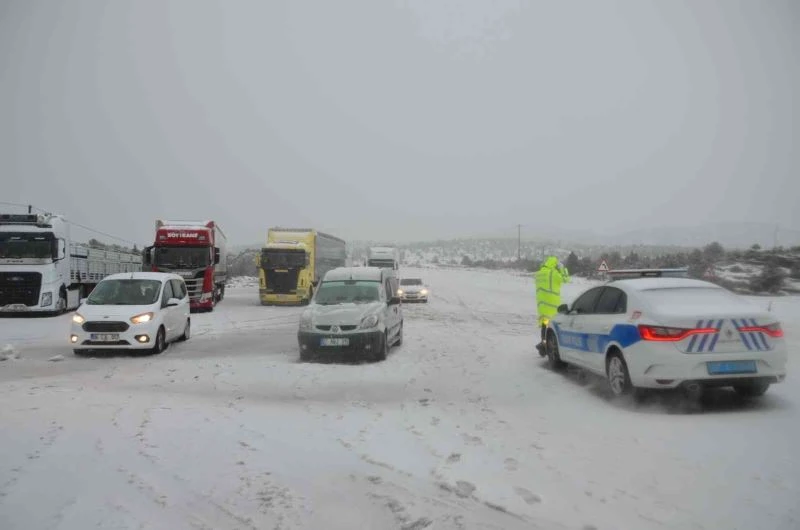 Antalya-Konya karayolu tırlar hariç araç trafiğine açıldı
