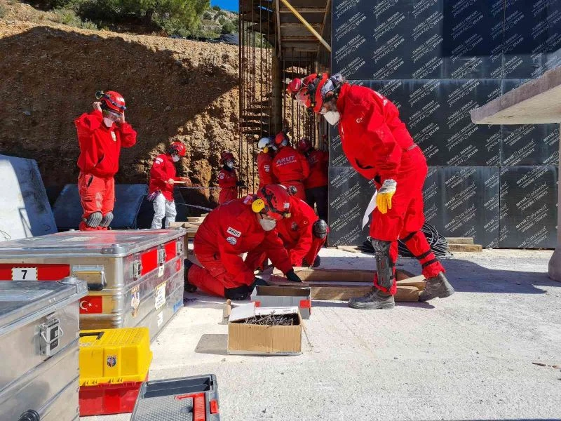 Bodrum’da ileri seviye enkazda arama ve kurtarma eğitimi
