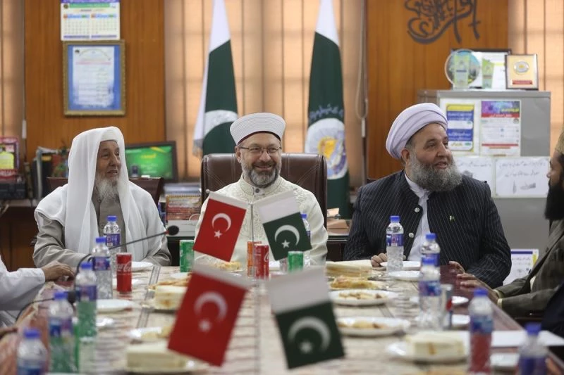 Diyanet İşleri Başkanı Erbaş: “Bütün insanlığa İslam’ın adaletini, iyilik ve barış anlayışını götürmeliyiz”
