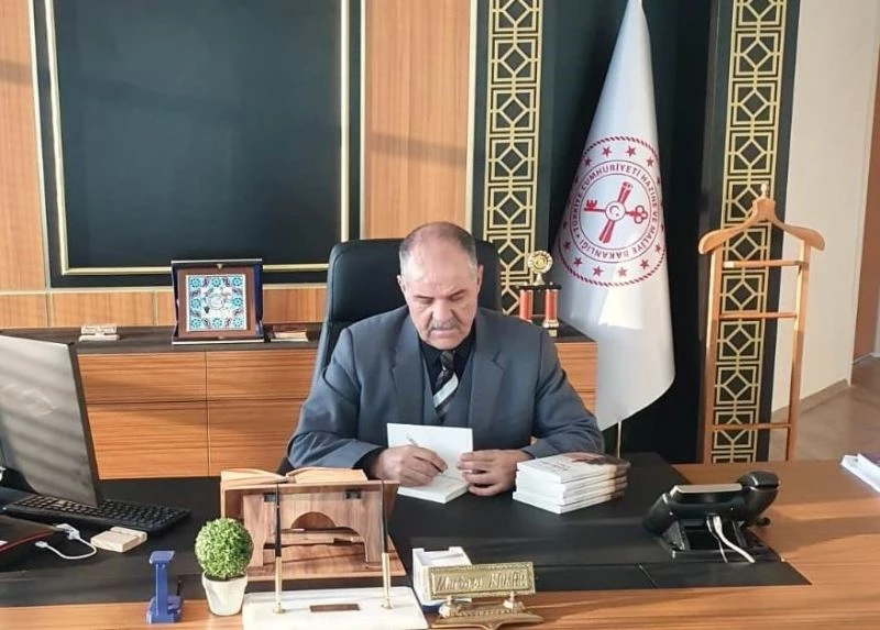 Van Defterdarı Kamar’ın ‘keşke’den önce 1’ kitabı çıktı
