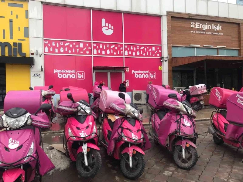 Ankara’da Yemek Sepeti motokuryeleri kontak kapattı
