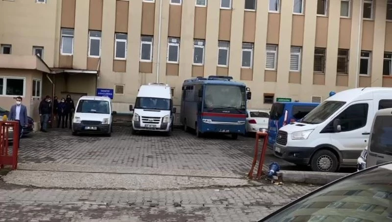 Teröristlere saygı duruşunda bulunan DBP il başkanı tutuklandı
