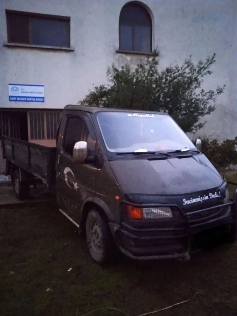 Manisa’da Kur’an kursundan hırsızlık yaparken suçüstü yakalandılar
