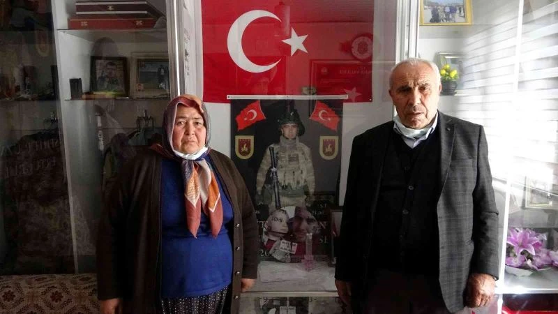 Yangında şehidin emanetleri zarar görmedi
