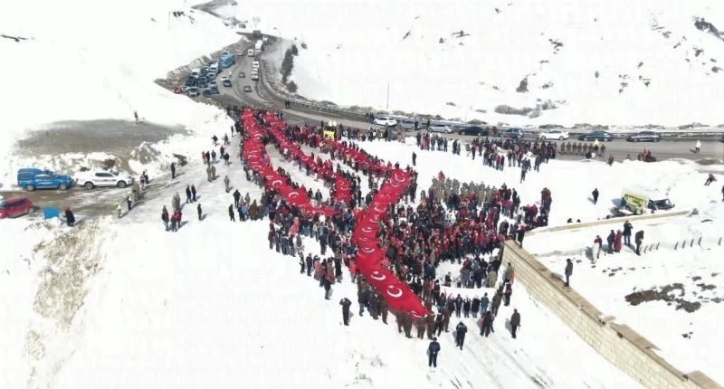 Kurtuluşun yıl dönümünde Bayburt, şühedaya yürüdü
