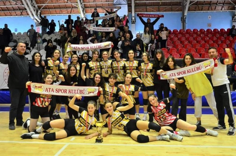 Ataspor voleybolda Manisa şampiyonu oldu
