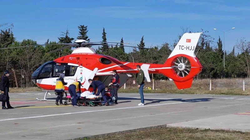 Avcının kazara vurduğu çiftçi ambulans helikopterle hastaneye yetiştirildi
