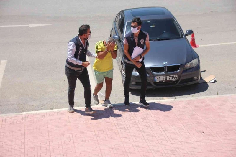 Saplantılı tacizci 23 yaşındaki genci 5 yerinden bıçakladı
