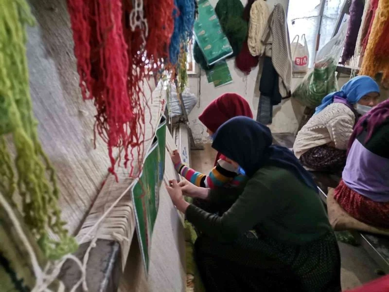 Anadolu motifli halılar yabancıların gözdesi
