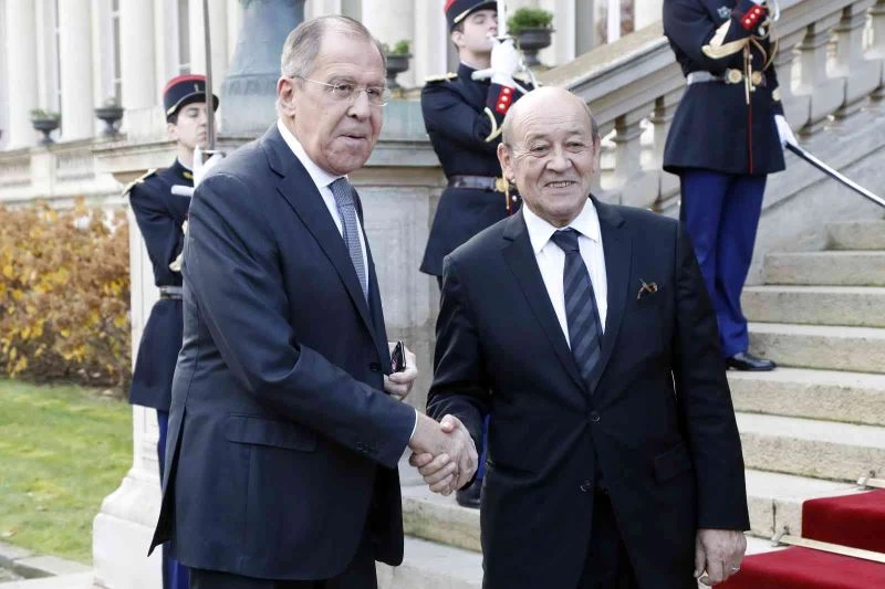 Rusya Dışişleri Bakanı Lavrov, Fransız mevkidaşı Le Drian ile telefonda görüştü
