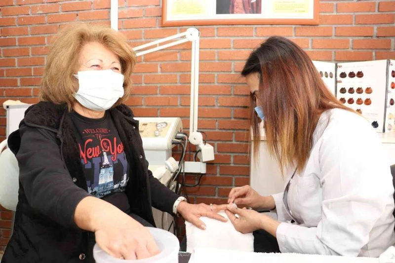 Toroslar’da Aktif Yaş Alma Projesinde büyüklerin yüzü gülüyor
