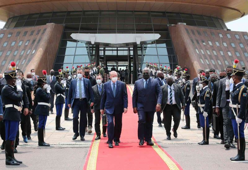 Cumhurbaşkanı Erdoğan, Kongo Demokratik Cumhuriyeti’nden ayrıldı
