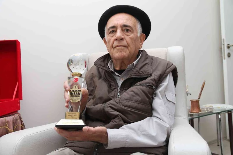 Lületaşının yaşayan çınarı, Cumhurbaşkanı Erdoğan’dan ödül aldı
