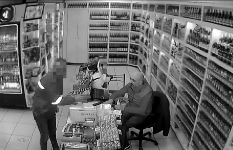 Kızını taciz eden kişiyi bulmak için dedektif gibi iz sürdü, tacizci komşusu çıktı
