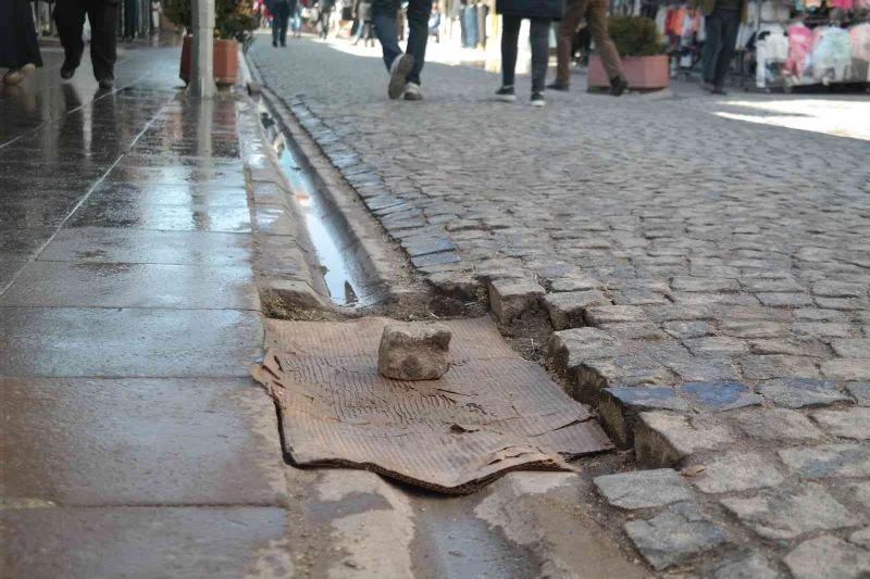 Yıllardır pis kokuyla mücadele ediyorlar
